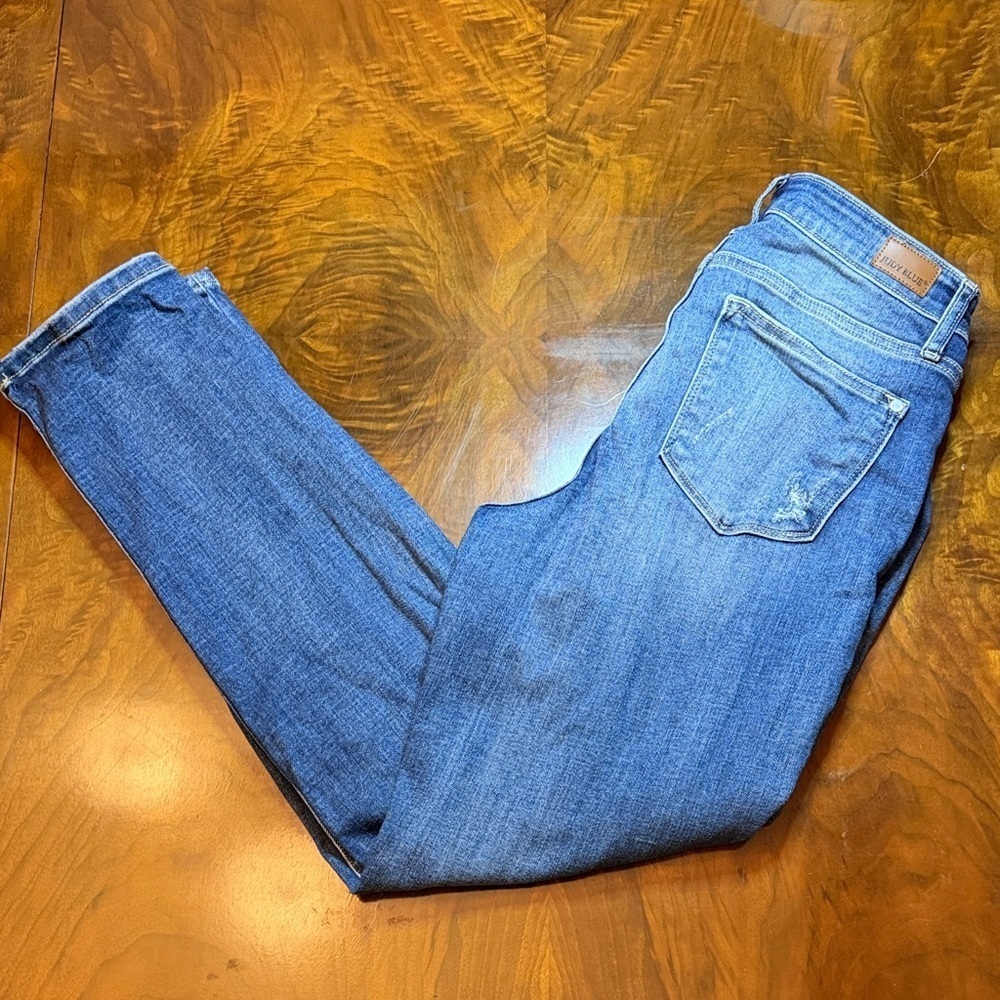 Judy Blue - Heavily Distressed Boyfriend Blue Jeans - Size 7/28 - Picture 2 of 7
